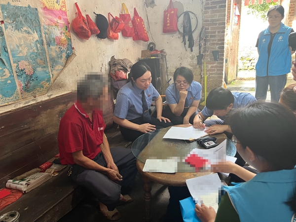 到当事人家中实地走访_副本.jpg