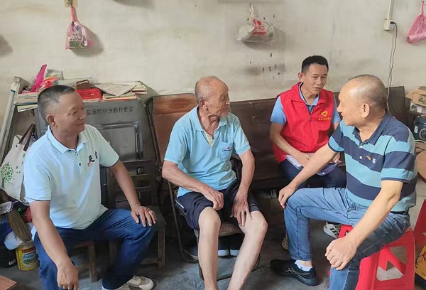 暖心上门慰问_副本.jpg